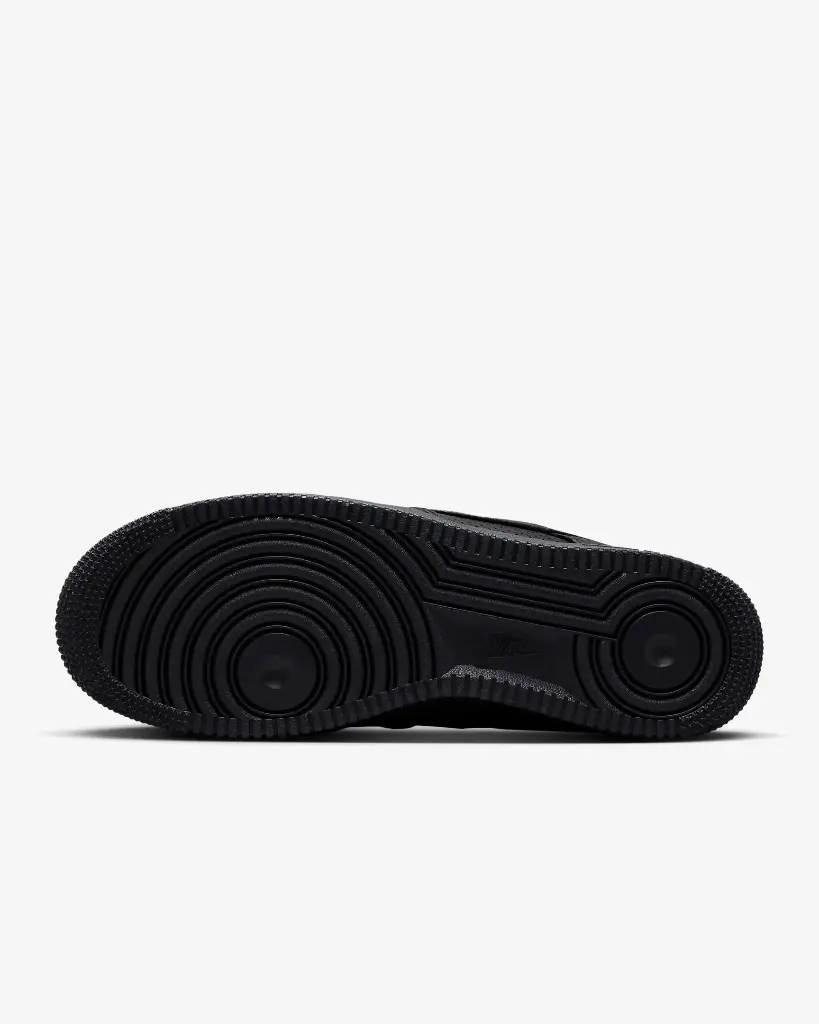 nikeairforce tripleblack2.webp