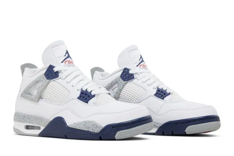 nikeretro4 navy4.webp