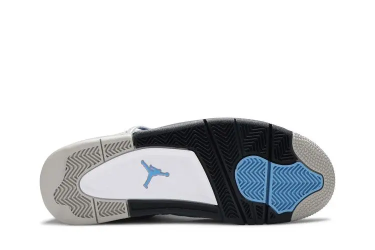 nikeretro4 universityblue2.webp